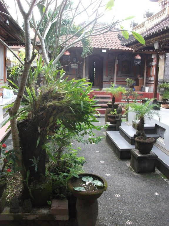 Homestay Pangkung House *